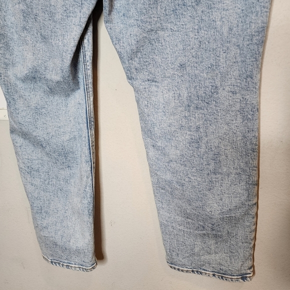 Old Navy lightwash plus Size 18 jeans. Comfort waist. - Picture 5 of 14